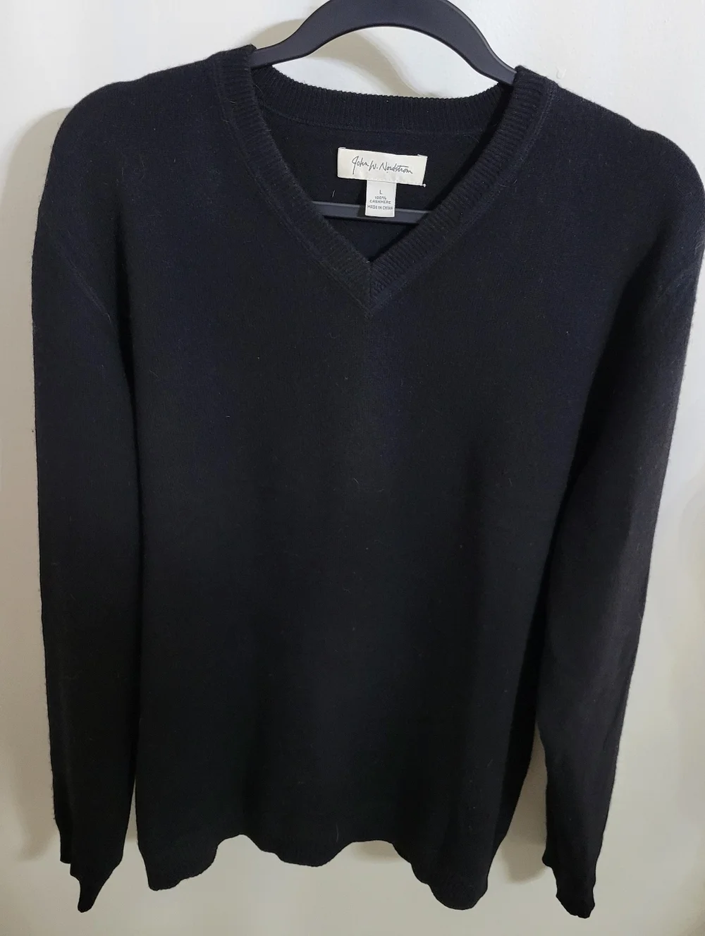 John W. Nordstrom Men’s Black 100% Cashmere V-neck Sweater, Size L